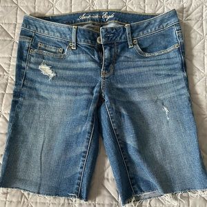American Eagle size 4 Bermuda denim shorts